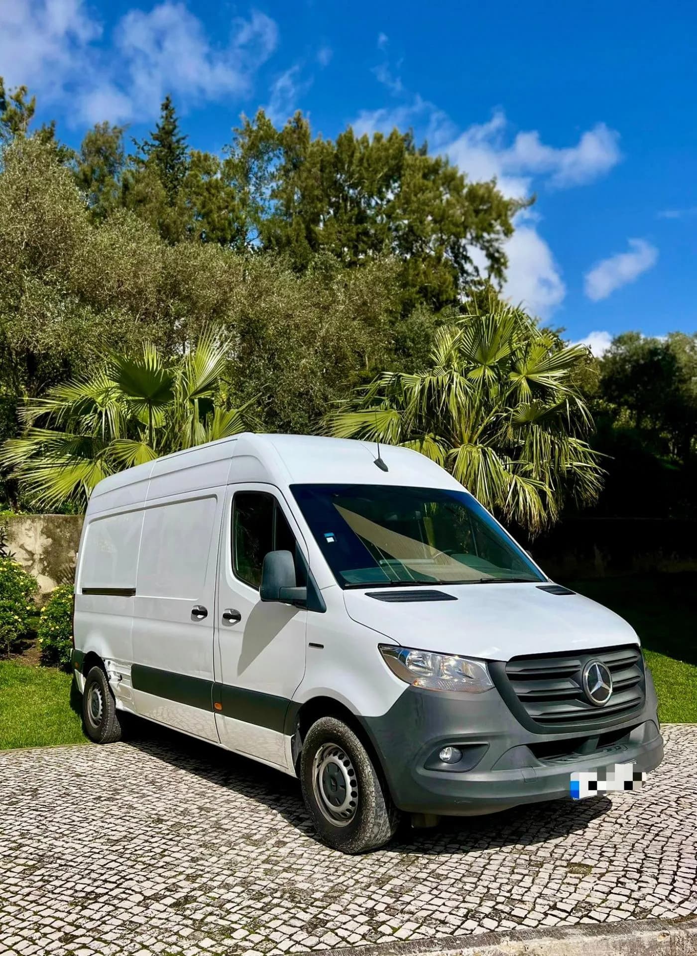 Mercedes Benz E-sprinter